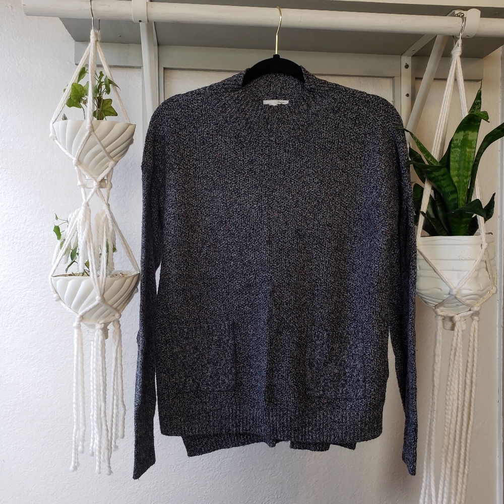 Its got Pockets.